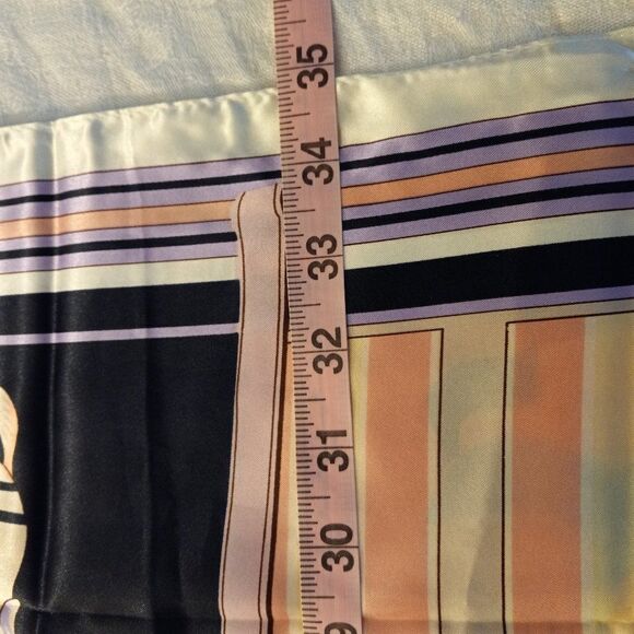 Suzhichou Horse Printed scarf - Picture 4 of 6